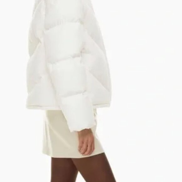 Aritzia Wilfred Cloud Puff Shorty Jacket in Matte Pearl White-2XS - Picture 2 of 6